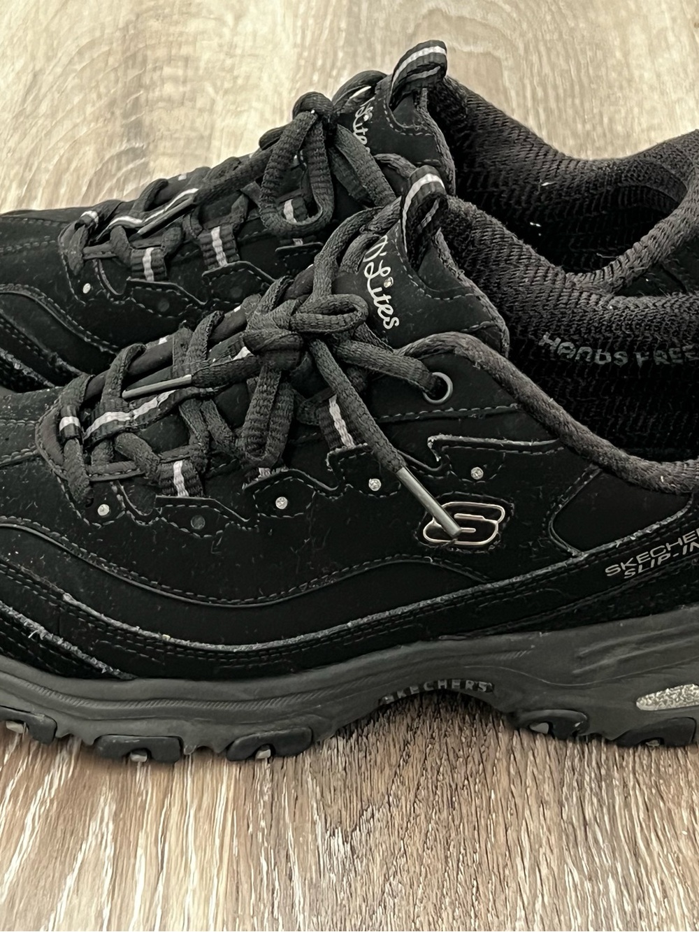 Skechers D’Lites Fan Girl Sneaker size 7.5 Black